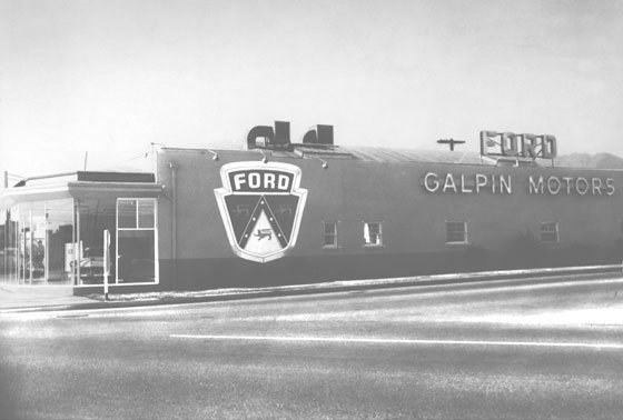 Galpin Motors showroom, 1946, San Fernando