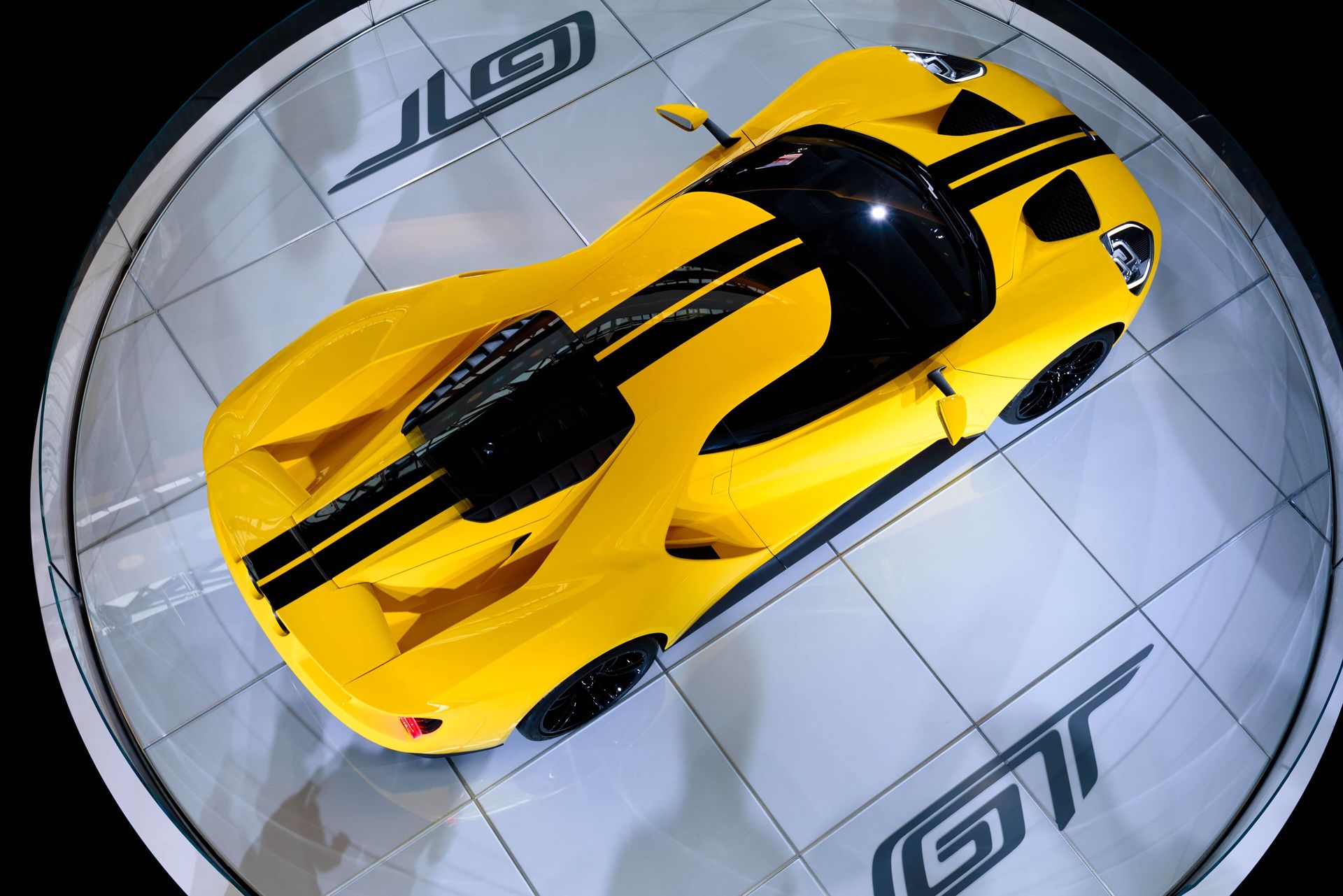 Ford GT in yellow with black stripes seen from above